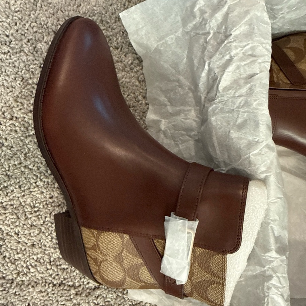 Coach Black Bootie Box with Signature Logo - Picture 9 of 11